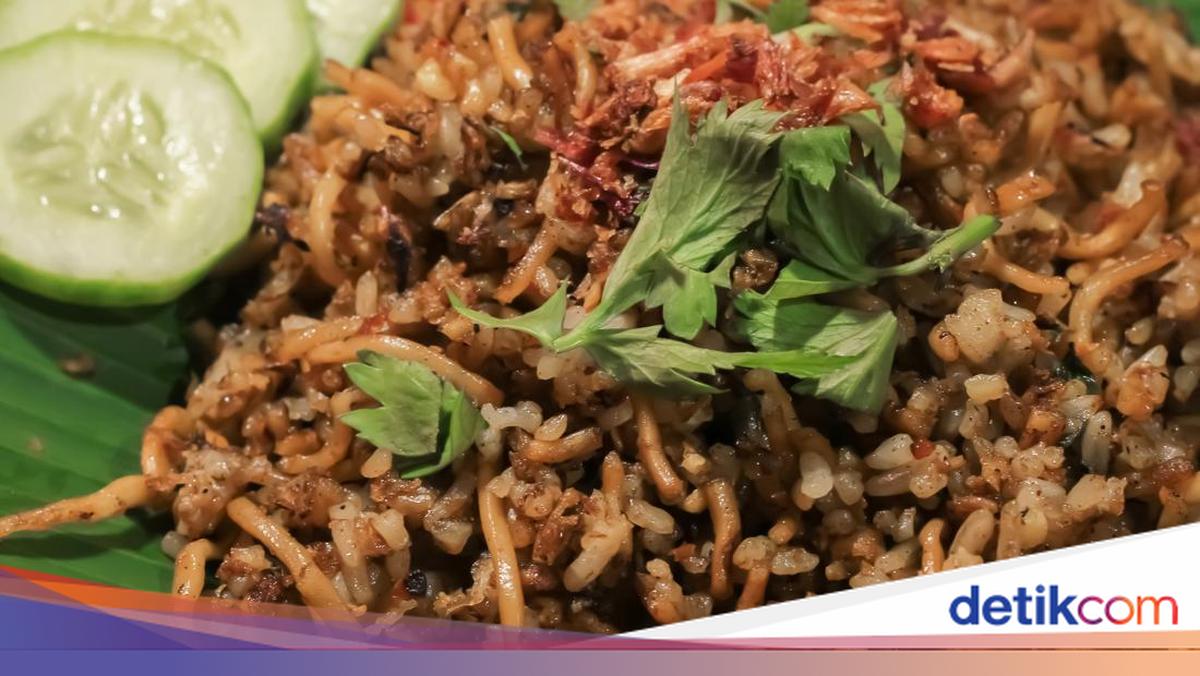 Nasi Goreng & Mie Enak: Flavor That Grabs Your Soul in Cilacap's Heart